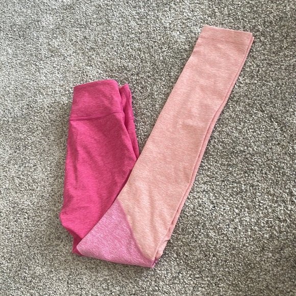 Outdoor voices pink leggings - Picture 2 of 3